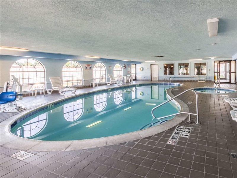 Quality Suites Burleson - Ft Worth エクステリア 写真