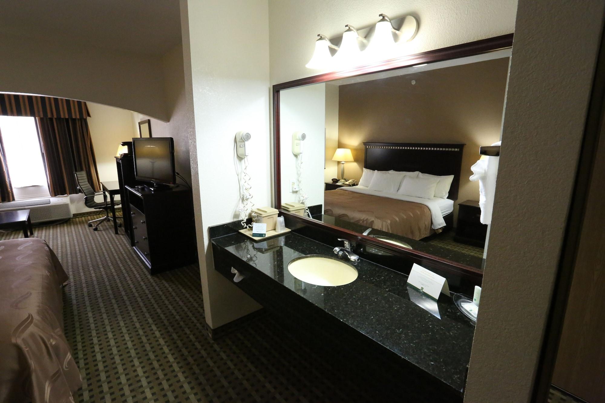 Quality Suites Burleson - Ft Worth エクステリア 写真