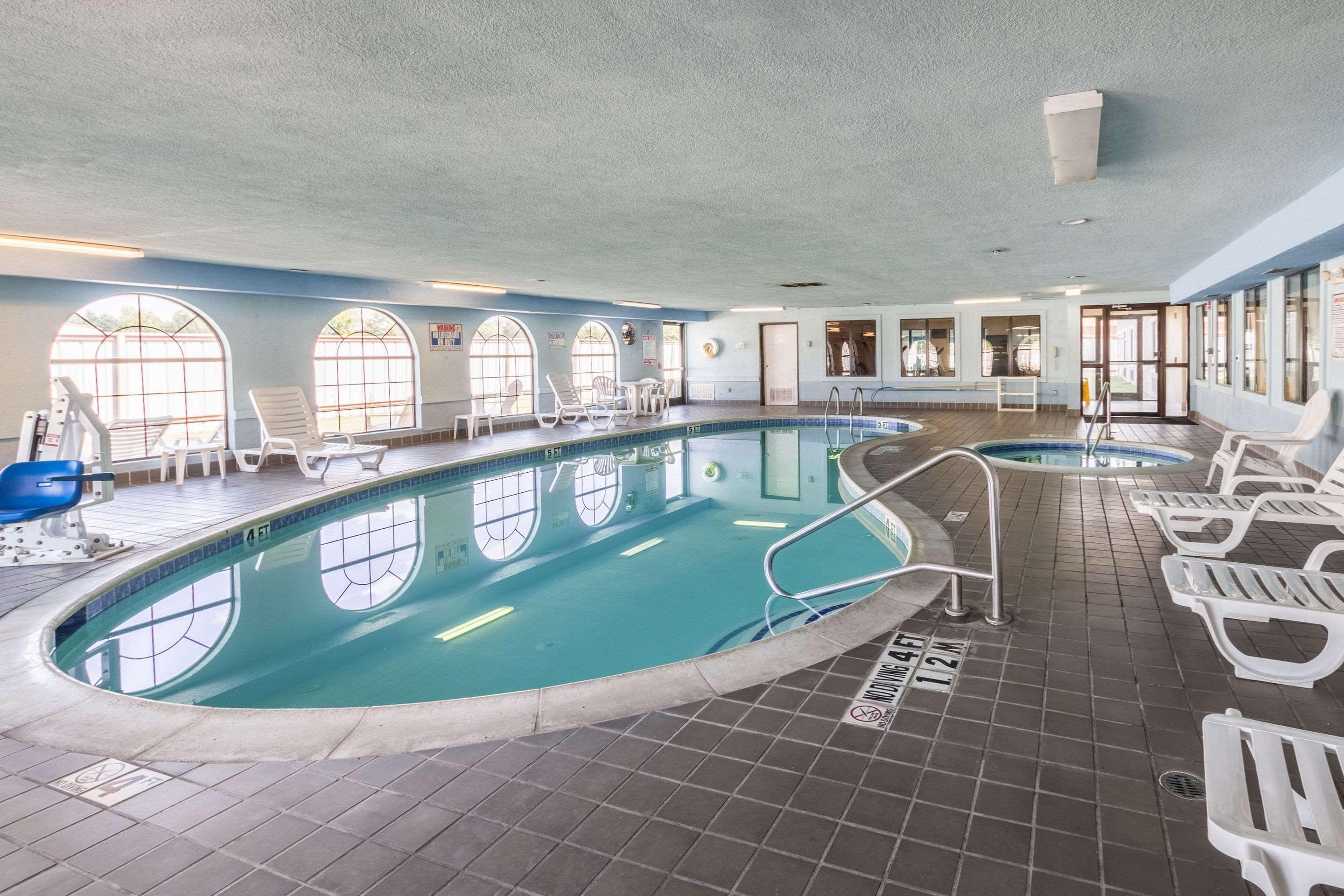 Quality Suites Burleson - Ft Worth エクステリア 写真