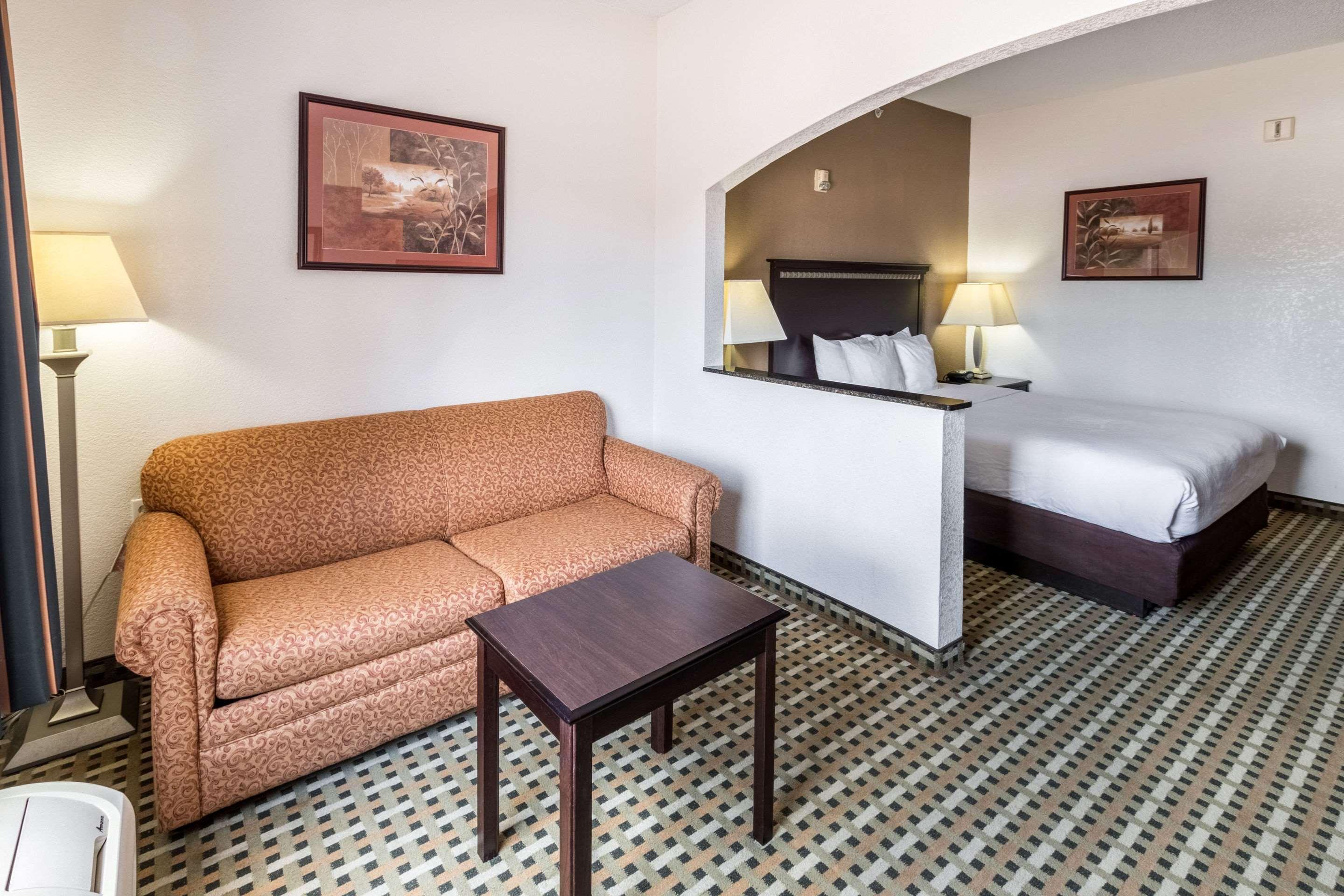 Quality Suites Burleson - Ft Worth エクステリア 写真