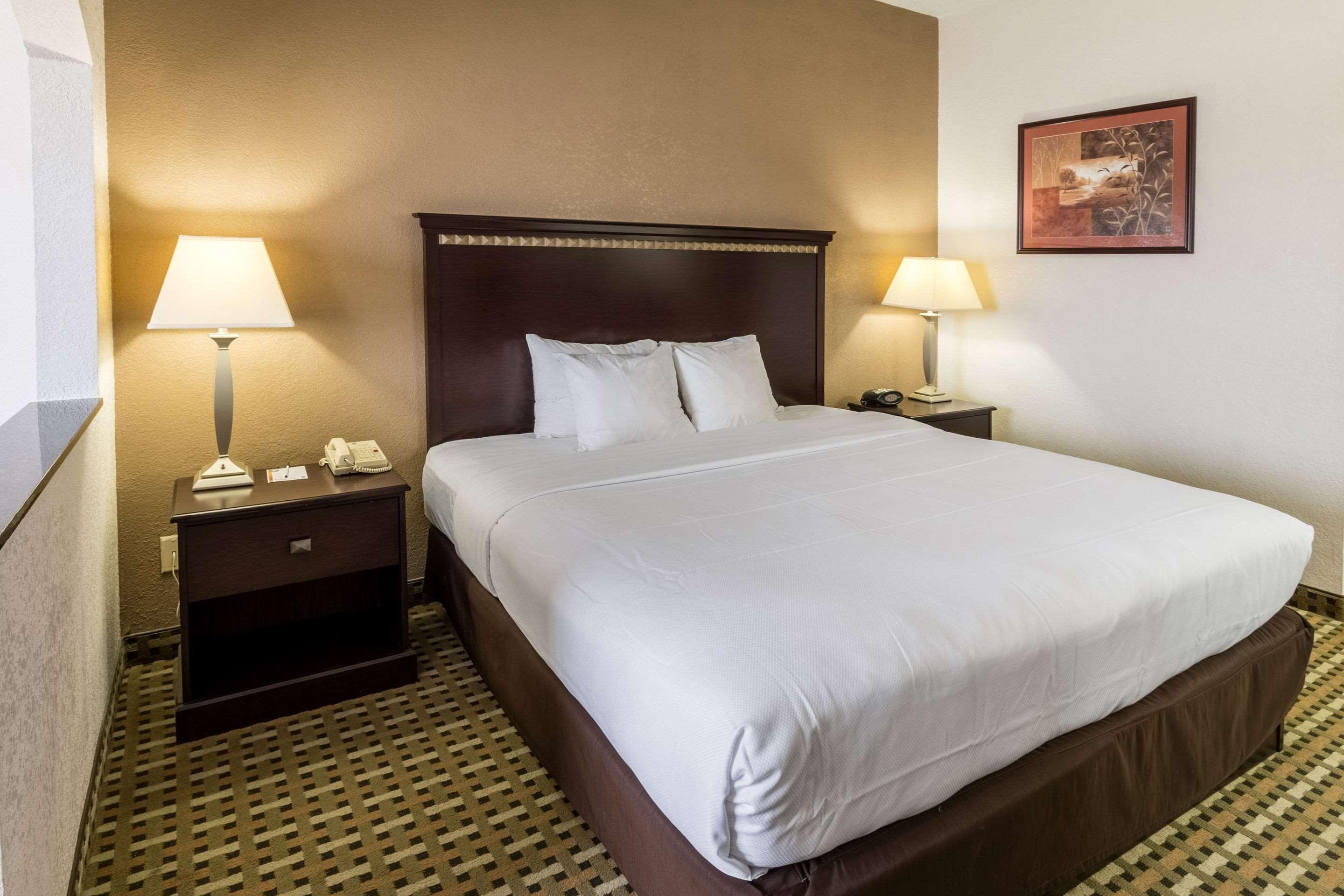 Quality Suites Burleson - Ft Worth エクステリア 写真