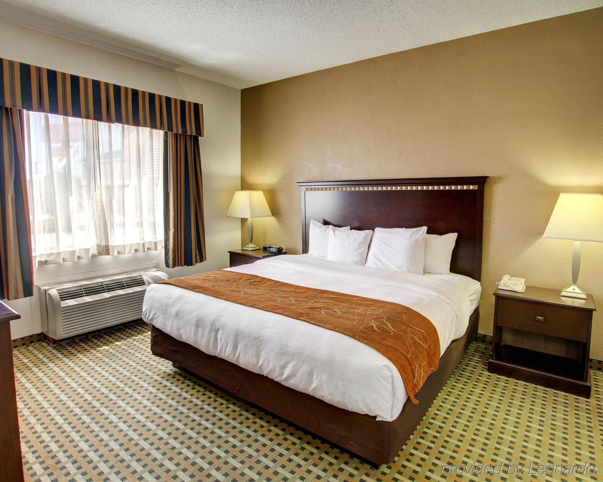 Quality Suites Burleson - Ft Worth エクステリア 写真