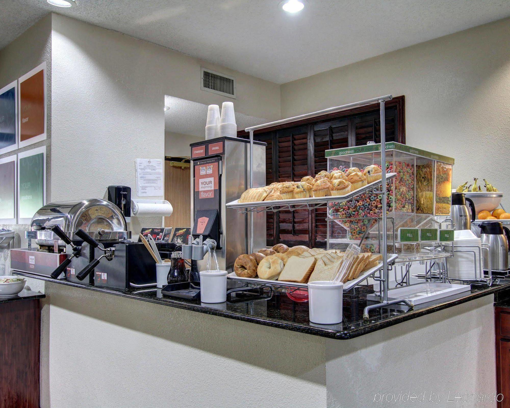Quality Suites Burleson - Ft Worth エクステリア 写真